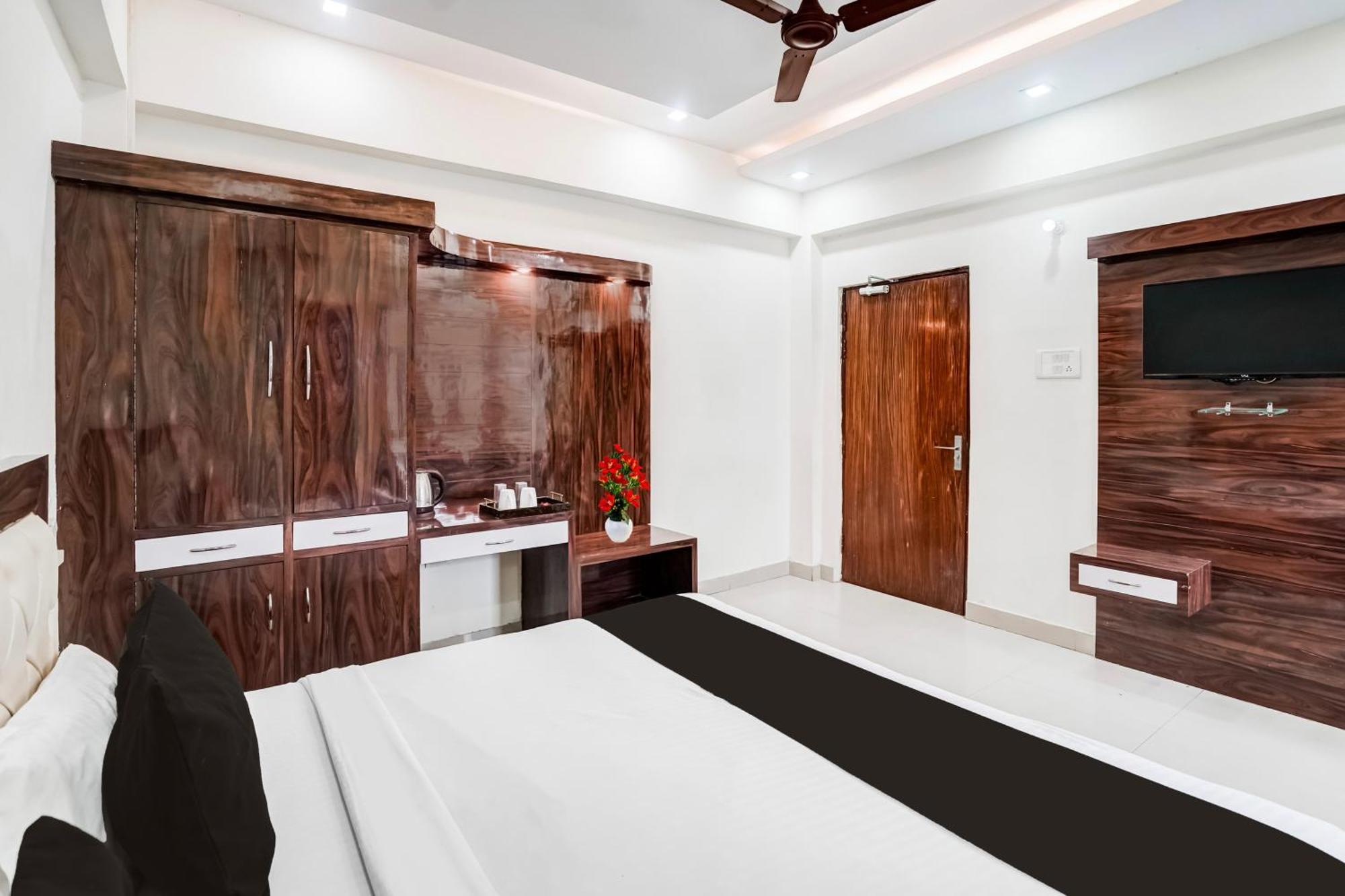 Super Hotel O Sgpgi Bijnaur Εξωτερικό φωτογραφία