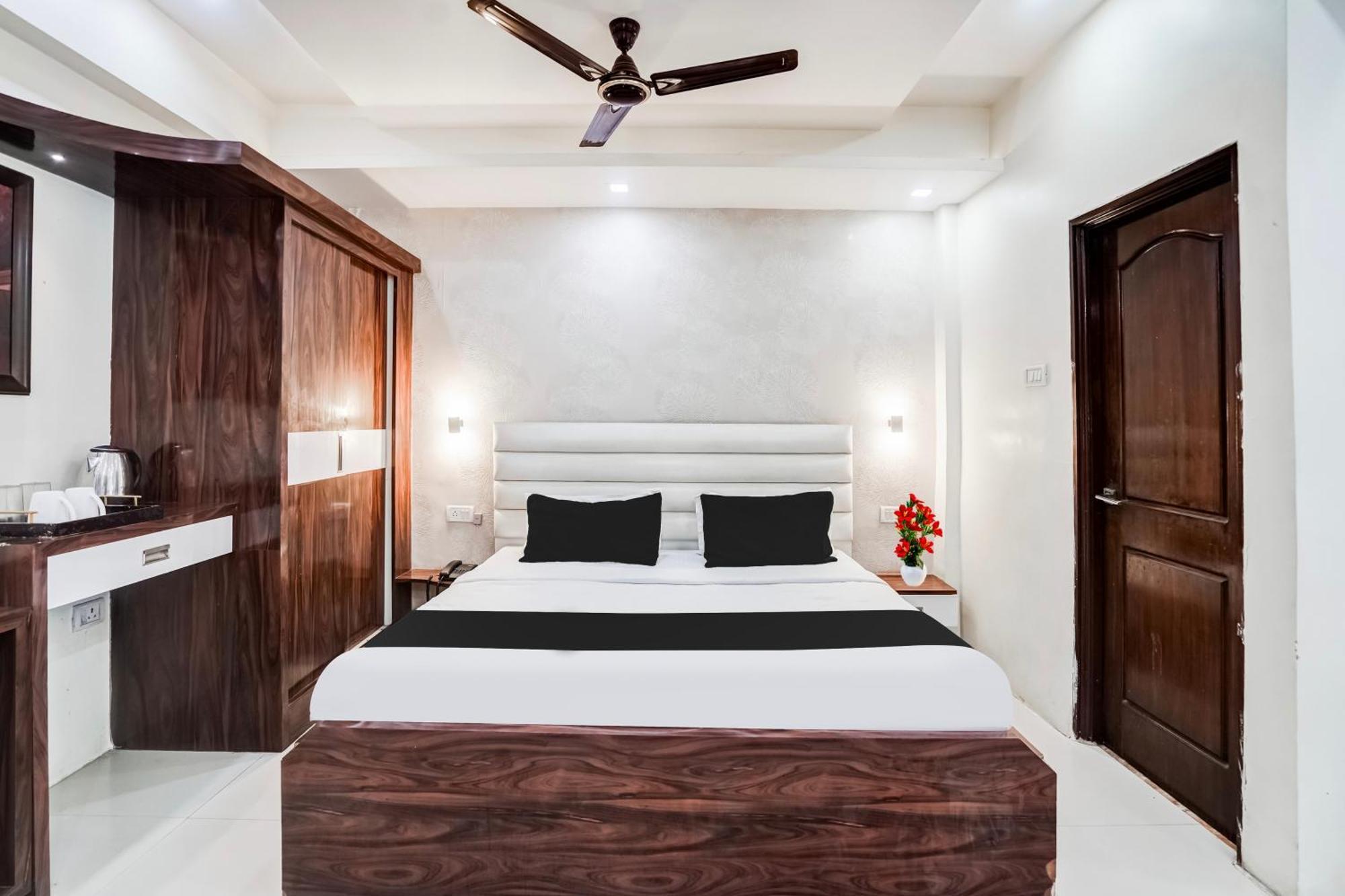 Super Hotel O Sgpgi Bijnaur Εξωτερικό φωτογραφία