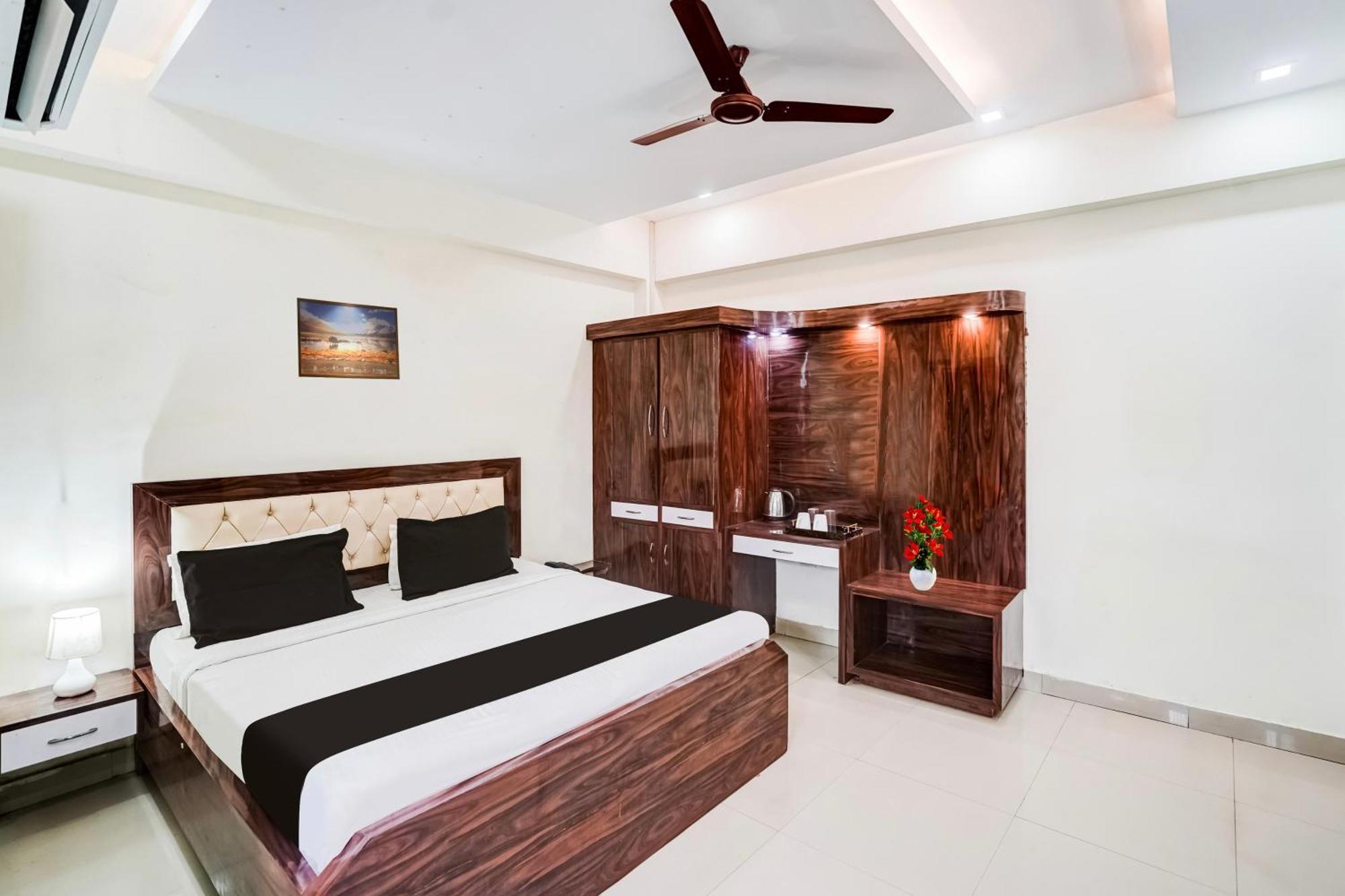 Super Hotel O Sgpgi Bijnaur Εξωτερικό φωτογραφία
